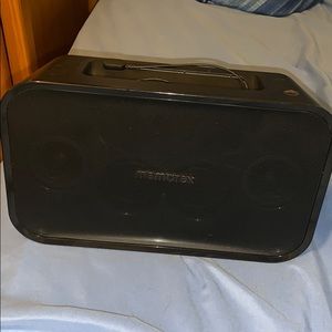 BATTERY OPERATED SPEAKER